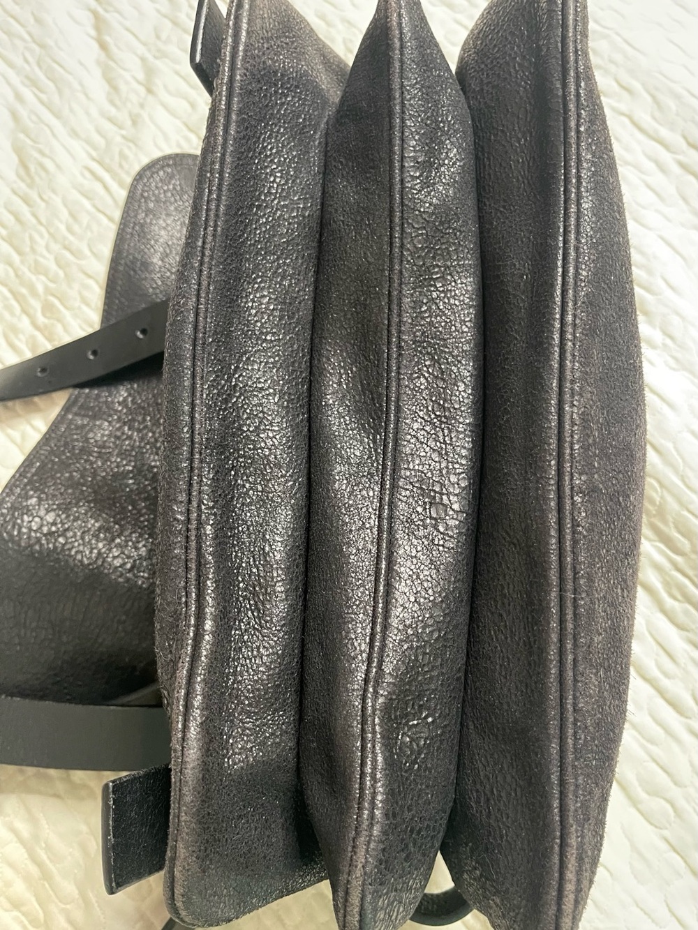 Balenciaga Black Distressed Leather Shoulder Bag Adjustable Strap Italy Rare - Picture 9 of 16